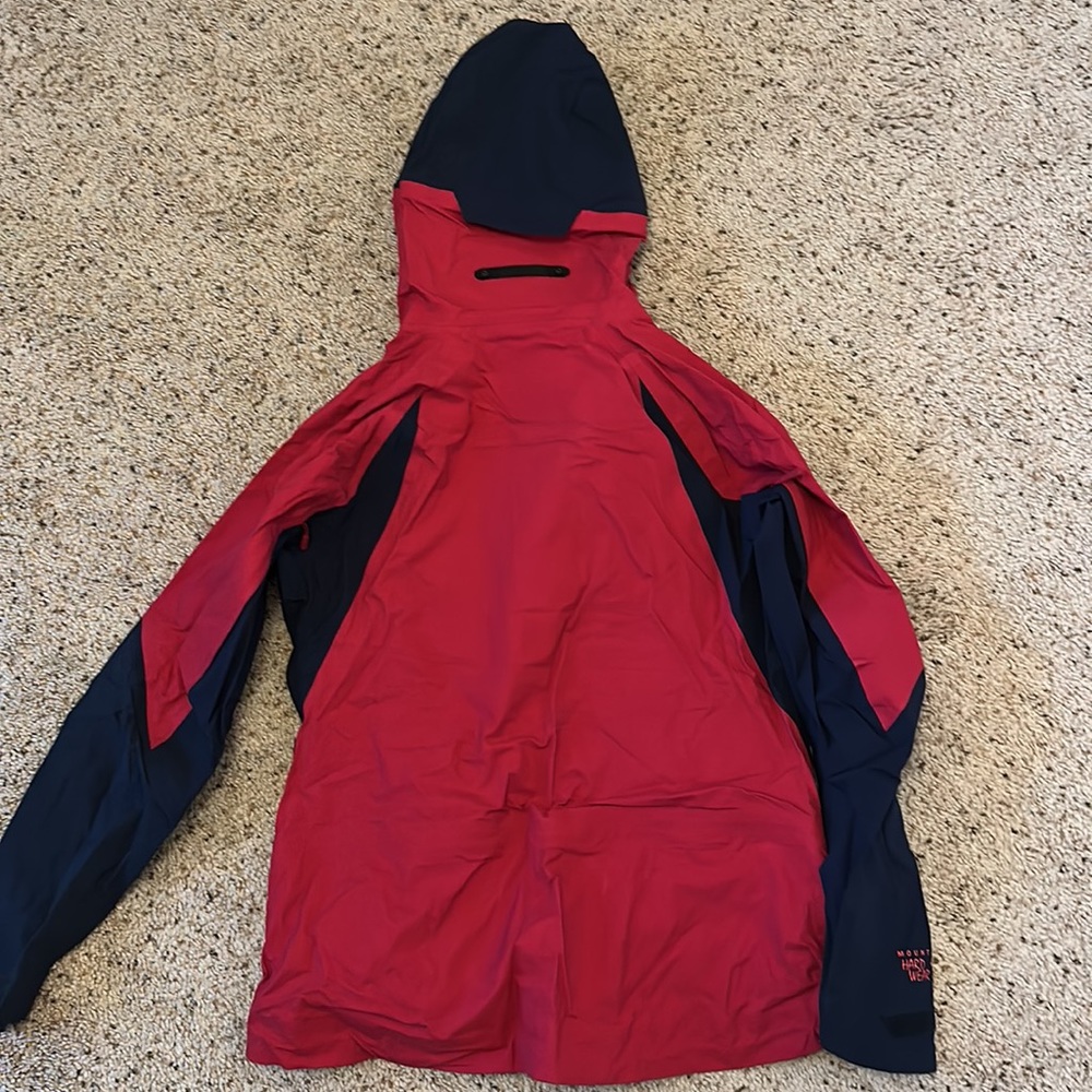 Women’s Mountain Hardware Cloud Seeker Jacket. Me… - image 8